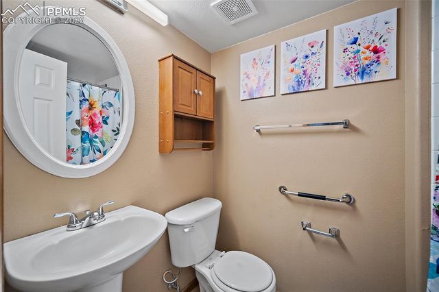 960 Lords Hill Drive, Fountain, CO 80817