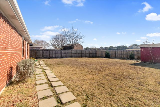 2048 Waterfield Court, Grand Prairie, TX 75052