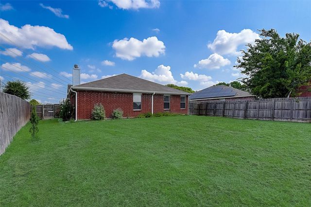 2048 Waterfield Court, Grand Prairie, TX 75052