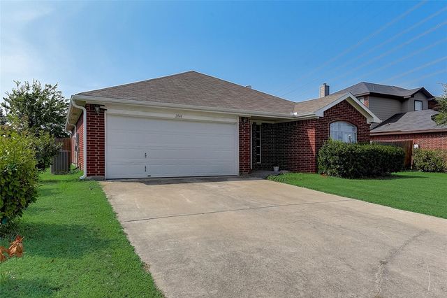 2048 Waterfield Court, Grand Prairie, TX 75052
