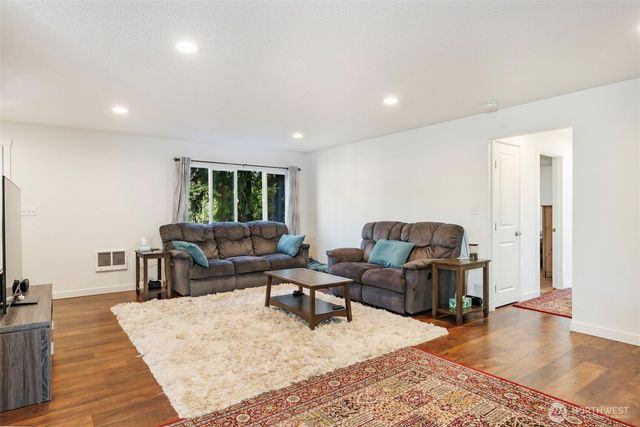 115 Spring Hill Drive, Longview, WA 98632