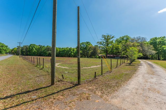 5630 Buck Ward Road, Baker, FL 32531