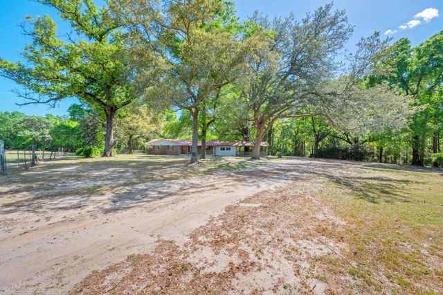 5630 Buck Ward Road, Baker, FL 32531
