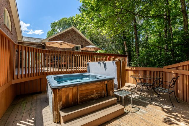 1111 Temple Ridge Court, Franklin, TN 37069