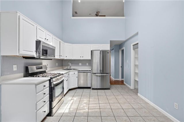 1040 Timberidge Lane, Lower Macungie Twp, PA 18106