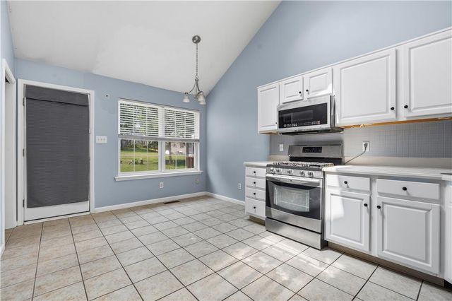 1040 Timberidge Lane, Lower Macungie Twp, PA 18106