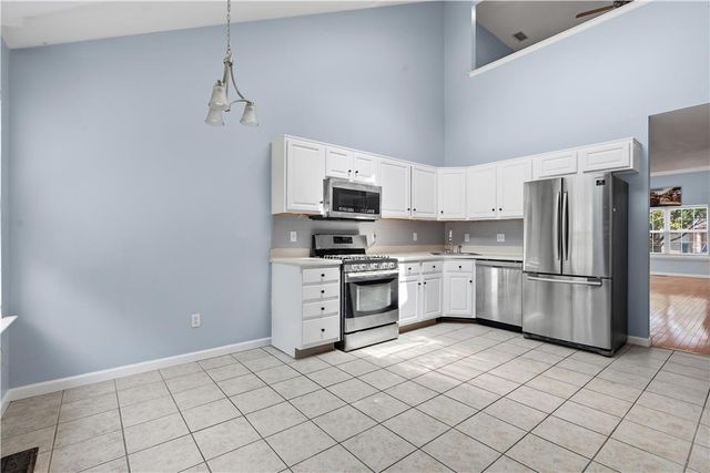 1040 Timberidge Lane, Lower Macungie Twp, PA 18106