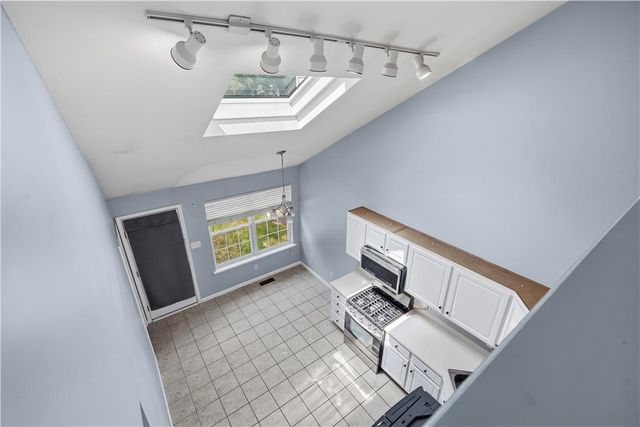1040 Timberidge Lane, Lower Macungie Twp, PA 18106
