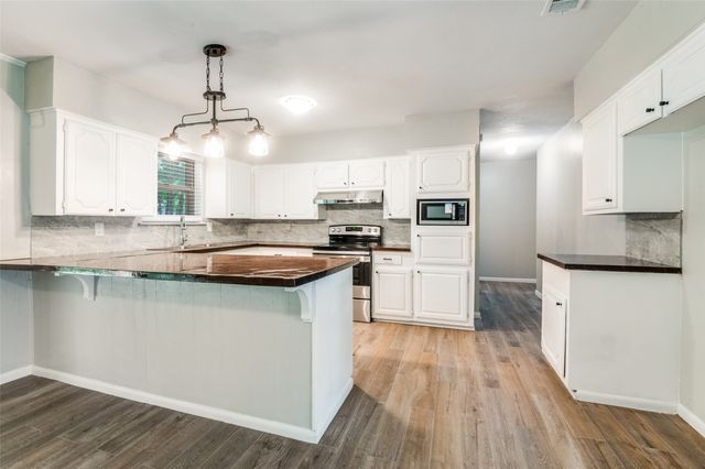 1533 E Springcrest Circle, Lancaster, TX 75134