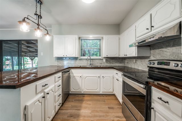 1533 E Springcrest Circle, Lancaster, TX 75134