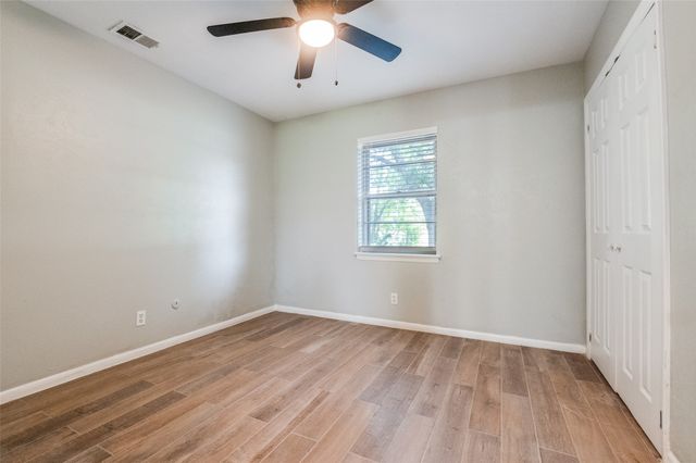 1533 E Springcrest Circle, Lancaster, TX 75134