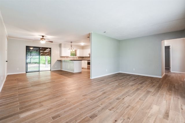 1533 E Springcrest Circle, Lancaster, TX 75134