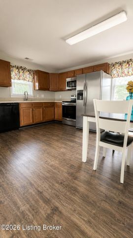 6216 Upper Hunters Trace, Louisville, KY 40216