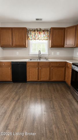 6216 Upper Hunters Trace, Louisville, KY 40216