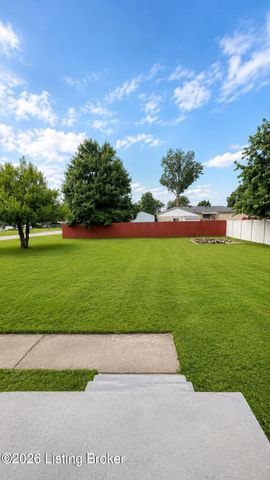 6216 Upper Hunters Trace, Louisville, KY 40216