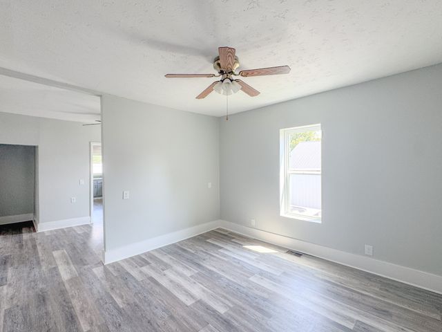 112 Cato St, Hartsville, TN 37074