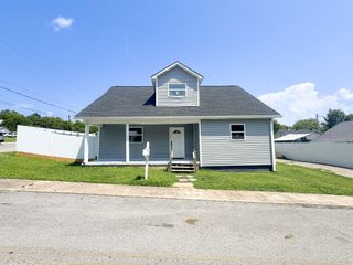 112 Cato St, Hartsville, TN 37074