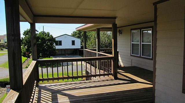 1143 3ks, San Leon, TX 77539