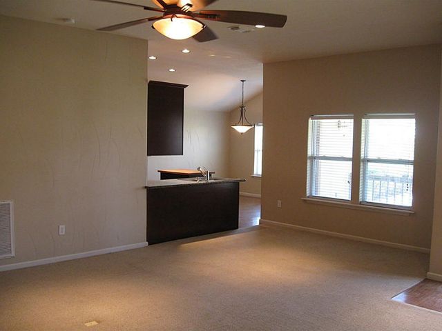 1143 3ks, San Leon, TX 77539