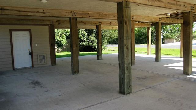 1143 3ks, San Leon, TX 77539