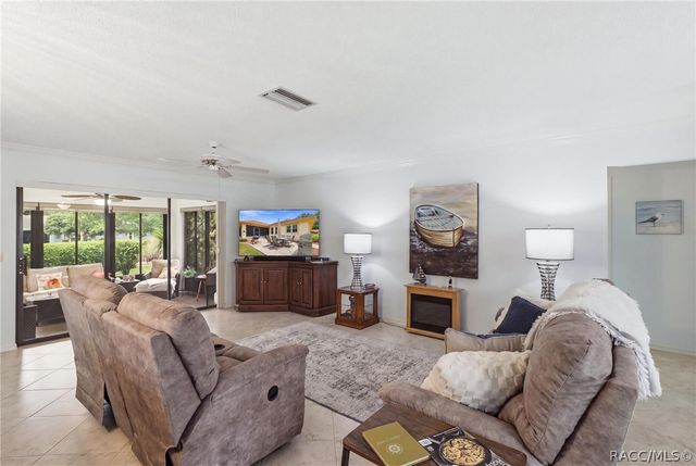 5983 W Douneray Loop, Crystal River, FL 34429