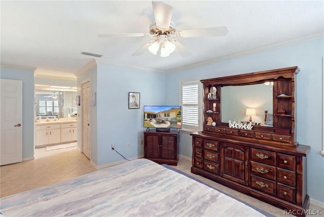 5983 W Douneray Loop, Crystal River, FL 34429