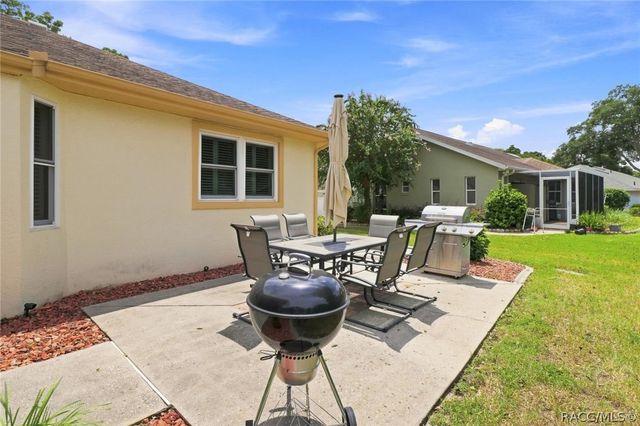 5983 W Douneray Loop, Crystal River, FL 34429
