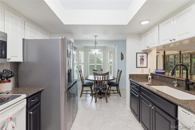 5983 W Douneray Loop, Crystal River, FL 34429
