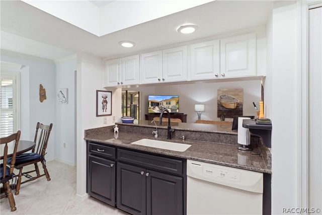5983 W Douneray Loop, Crystal River, FL 34429