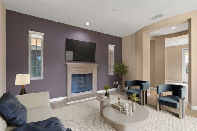 89 Chantilly, Irvine, CA 92620