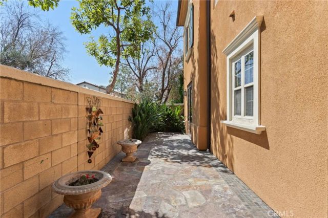 89 Chantilly, Irvine, CA 92620