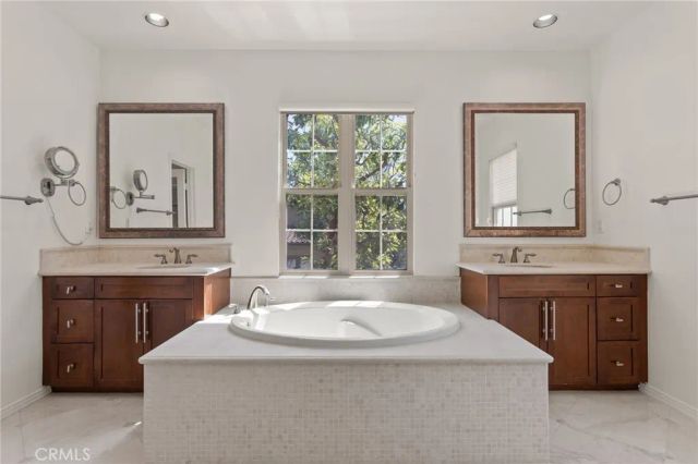 89 Chantilly, Irvine, CA 92620