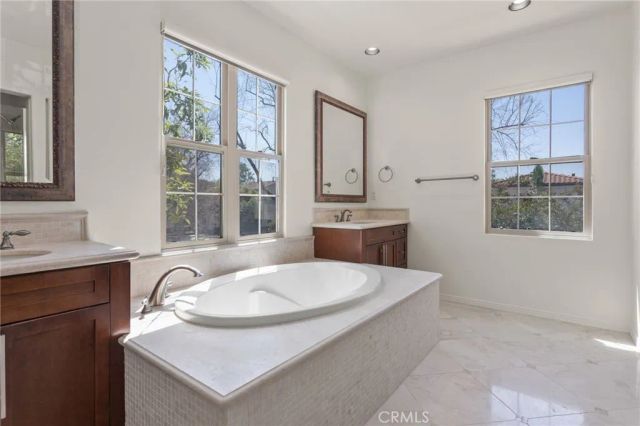 89 Chantilly, Irvine, CA 92620