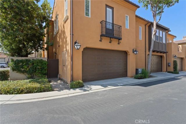 89 Chantilly, Irvine, CA 92620