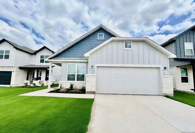4153 Bermuda Ln, Seguin, TX 78155