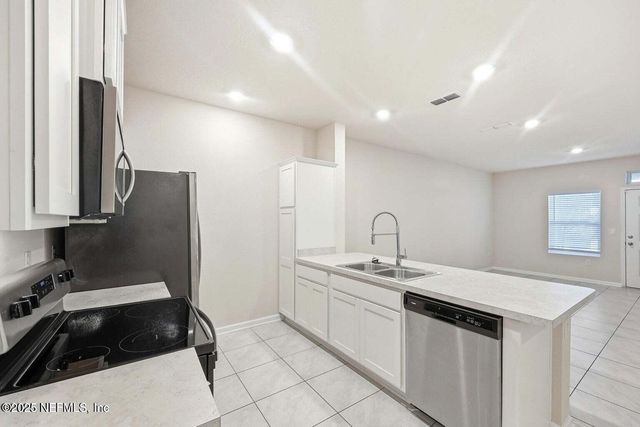 86768 MAINLINE Road, Yulee, FL 32097