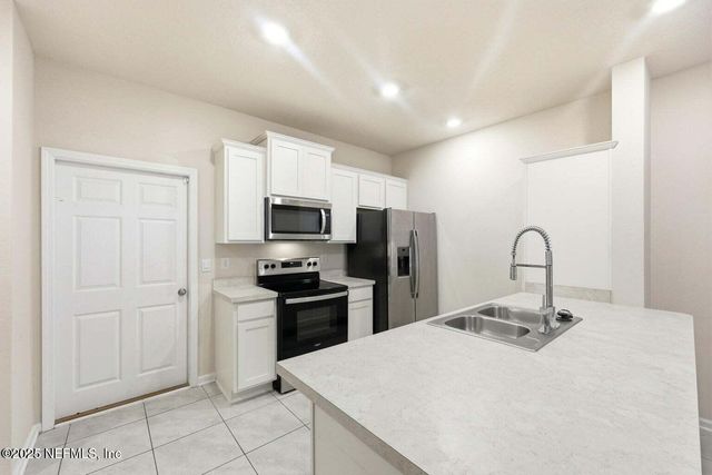 86768 MAINLINE Road, Yulee, FL 32097