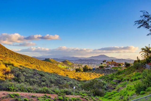 6081 Cala Lily Street, Santee, CA 92071