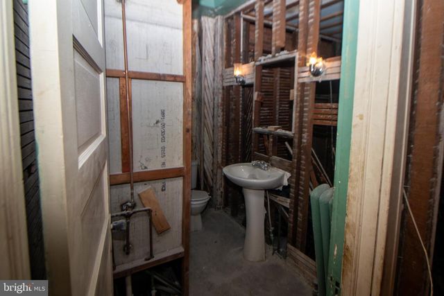 1942 N HOLLYWOOD ST, Philadelphia, PA 19121