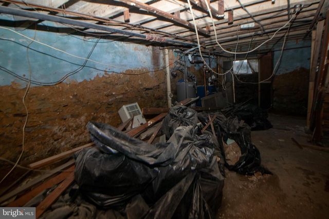 1942 N HOLLYWOOD ST, Philadelphia, PA 19121