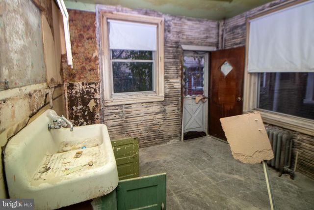 1942 N HOLLYWOOD ST, Philadelphia, PA 19121