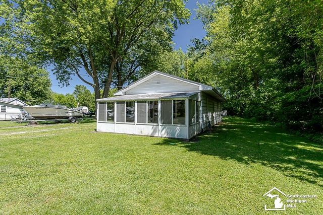13838 Bayside Drive, Monroe, MI 48161