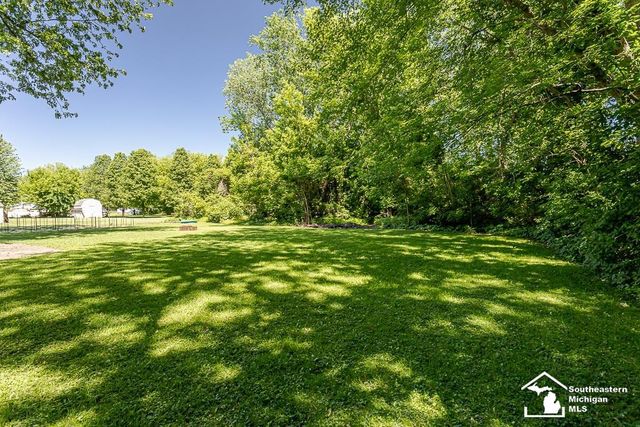 13838 Bayside Drive, Monroe, MI 48161
