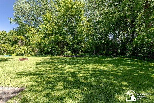 13838 Bayside Drive, Monroe, MI 48161