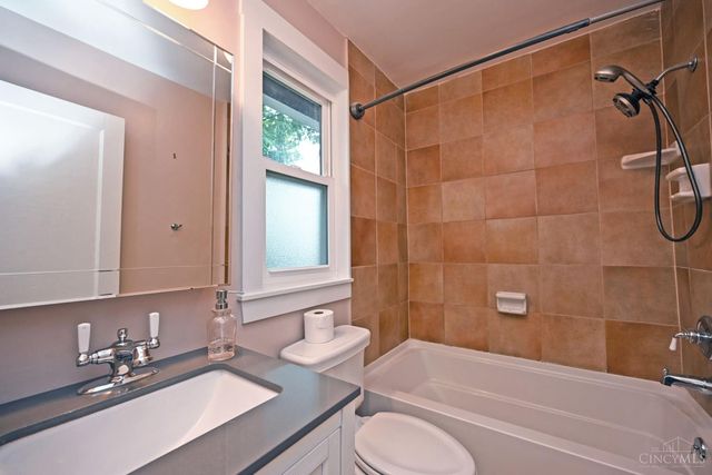 3126 Kinmont Street, Cincinnati, OH 45208