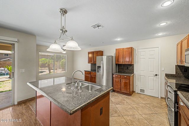 2071 E 36TH Avenue, Apache Junction, AZ 85119