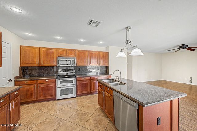 2071 E 36TH Avenue, Apache Junction, AZ 85119