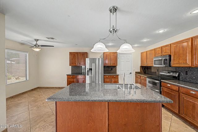 2071 E 36TH Avenue, Apache Junction, AZ 85119