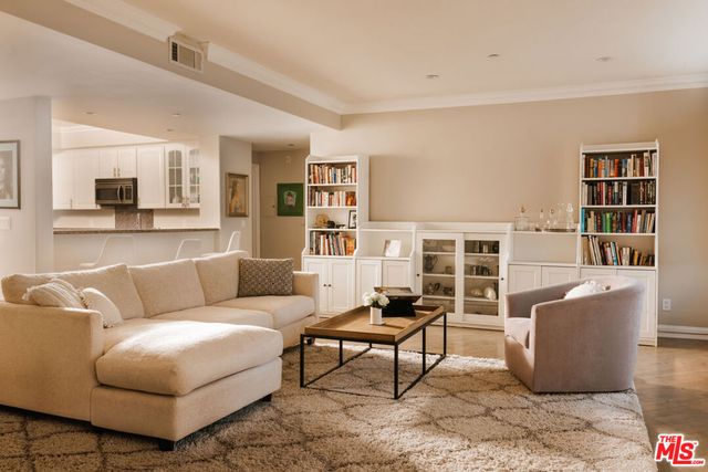 4237 Longridge Avenue 203, Studio City, CA 91604