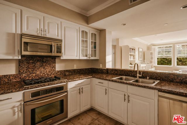 4237 Longridge Avenue 203, Studio City, CA 91604